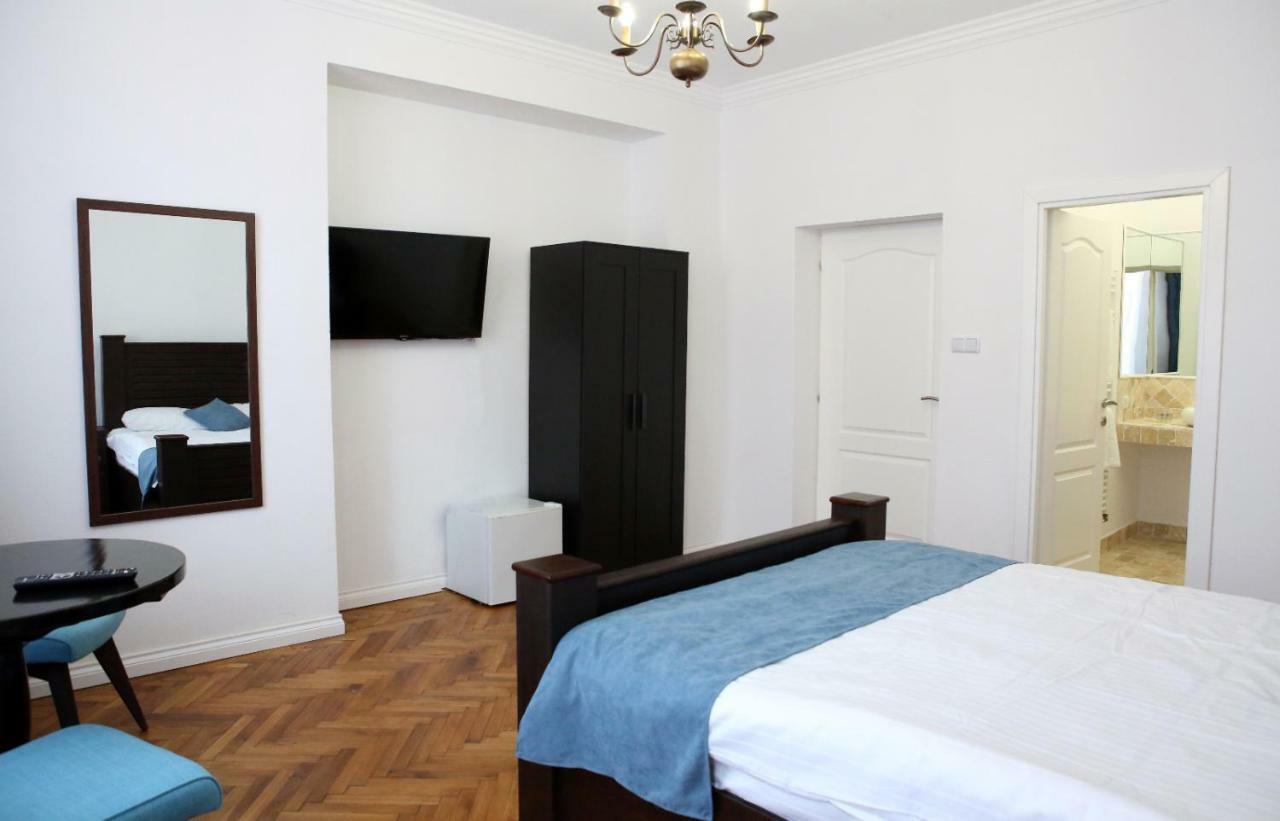 Aleea Teilor Hotel Câmpulung Eksteriør billede