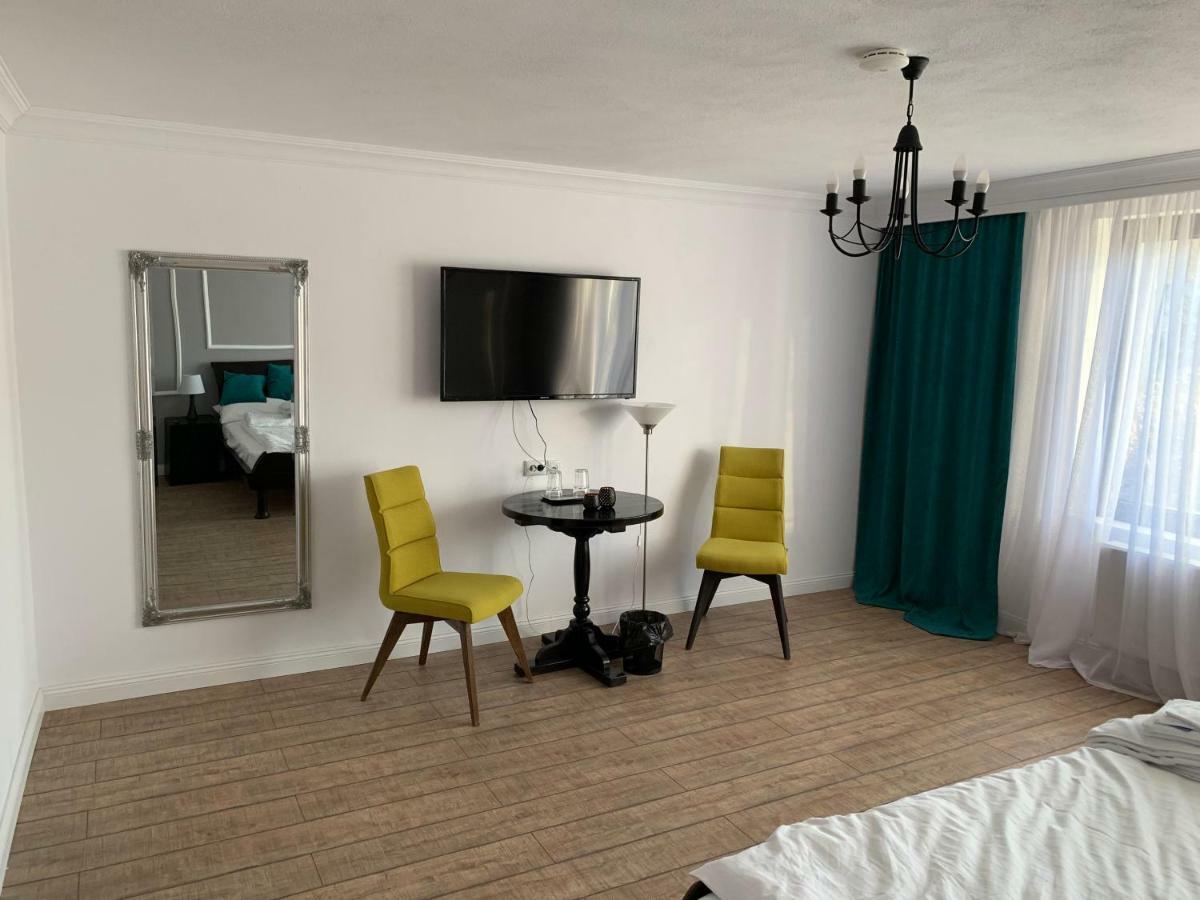 Aleea Teilor Hotel Câmpulung Eksteriør billede