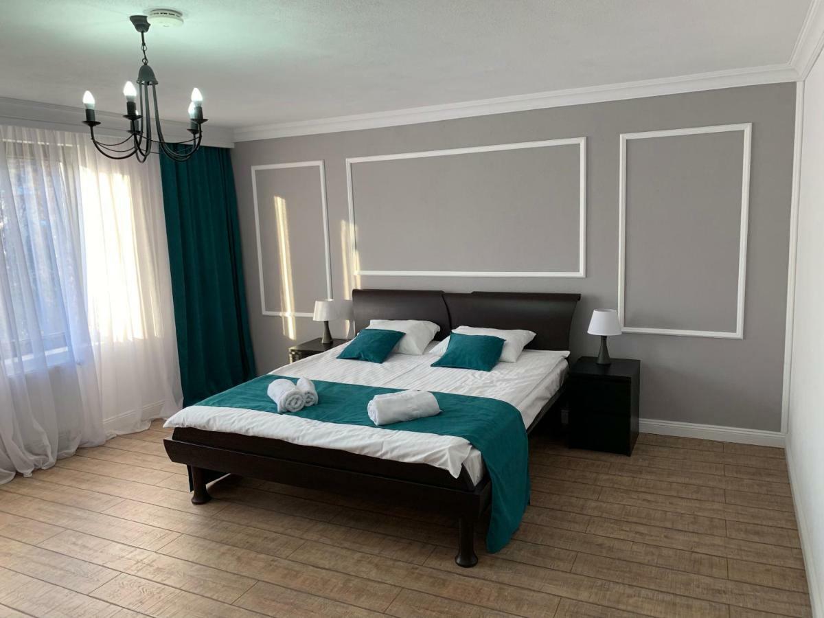 Aleea Teilor Hotel Câmpulung Eksteriør billede