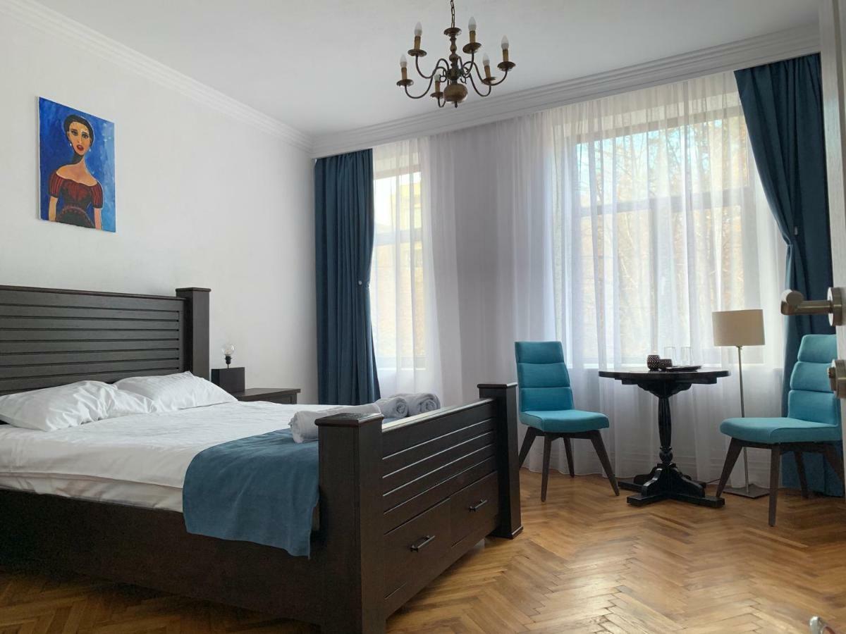 Aleea Teilor Hotel Câmpulung Eksteriør billede